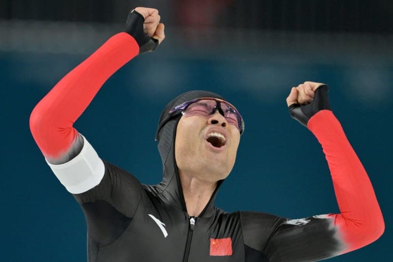 China's Ning Zhongyan Wins Olympic Speed Skating Gold with Record