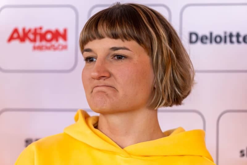 Forster and veteran Wedde German flag bearers at Paralympics opener