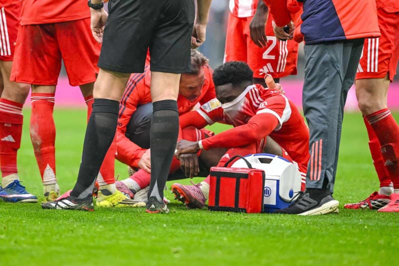 Bayern Munich Full-Back Alphonso Davies Suffers Hamstring Injury