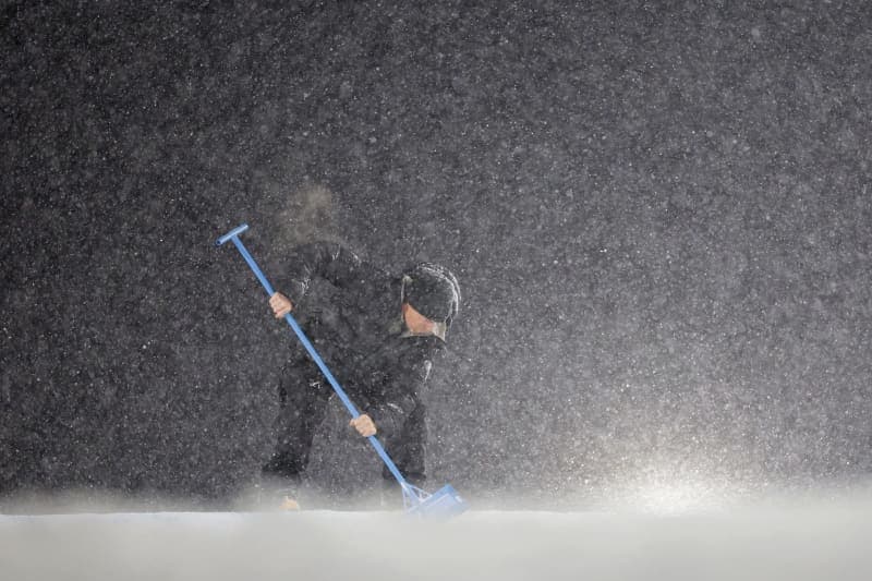 Olympic Men's Big Air Final Delayed by Weather