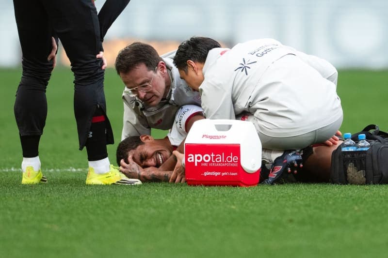 Leverkusen's Arthur out for weeks with torn ankle ligament