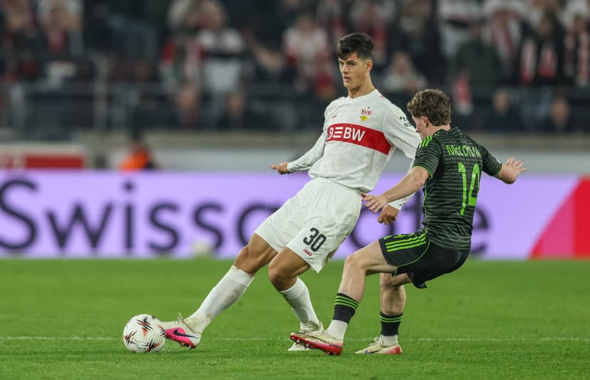 Report: Man United eyeing move to sign former Real Madrid midfielder