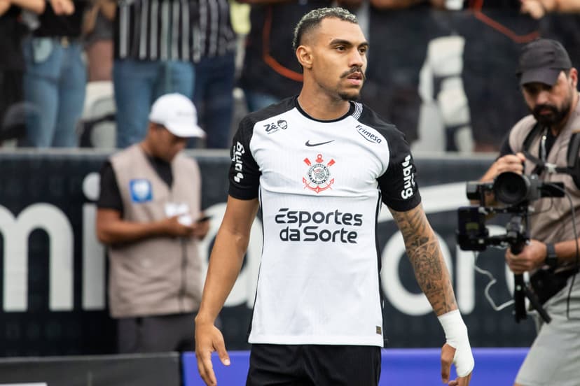 Arsenal see huge offer rejected for Brazilian star