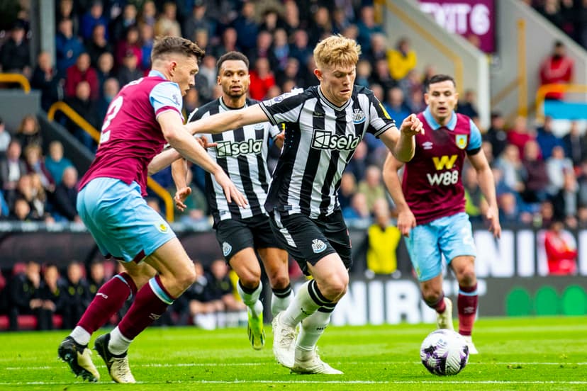 Report: Arsenal and Liverpool set to battle in the race to sign Newcastle United star