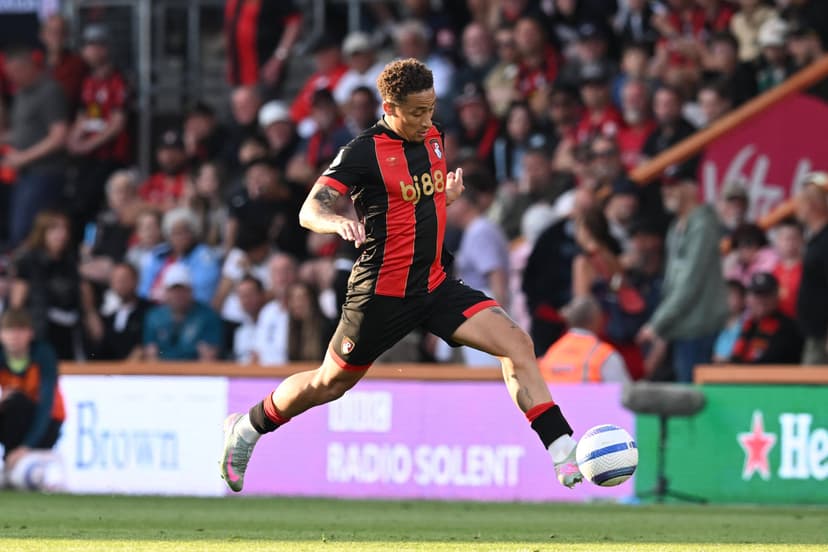 Khvicha Kvaratskhelia: Why Man United target could leave PSG