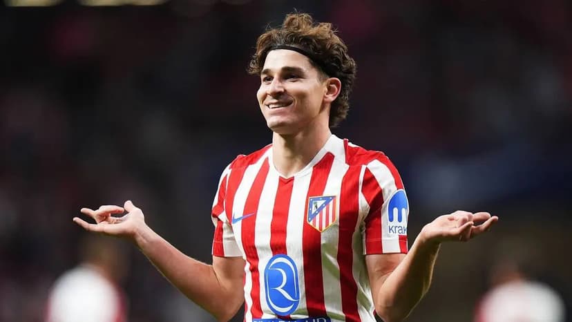 Julián Álvarez Reportedly Considers Move to Barcelona