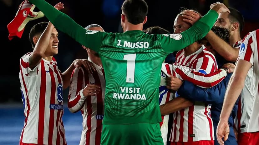 Copa del Rey: Atlético Madrid team bus attacked by Barça supporters