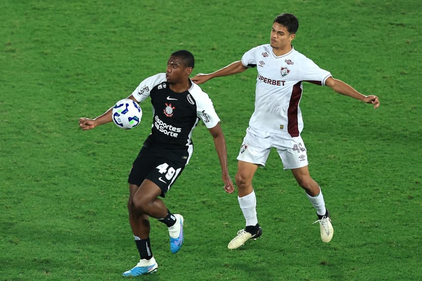 Milan wait for Corinthians man André as Rossoneri weigh up legal action if Brazilians pull plug