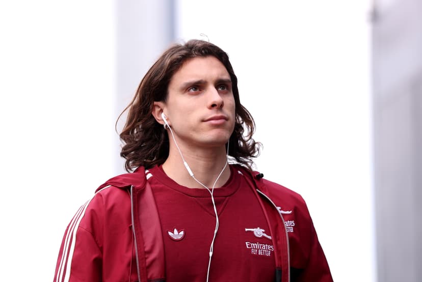 Arsenal Fans Defend Calafiori After Wolves Equalizer