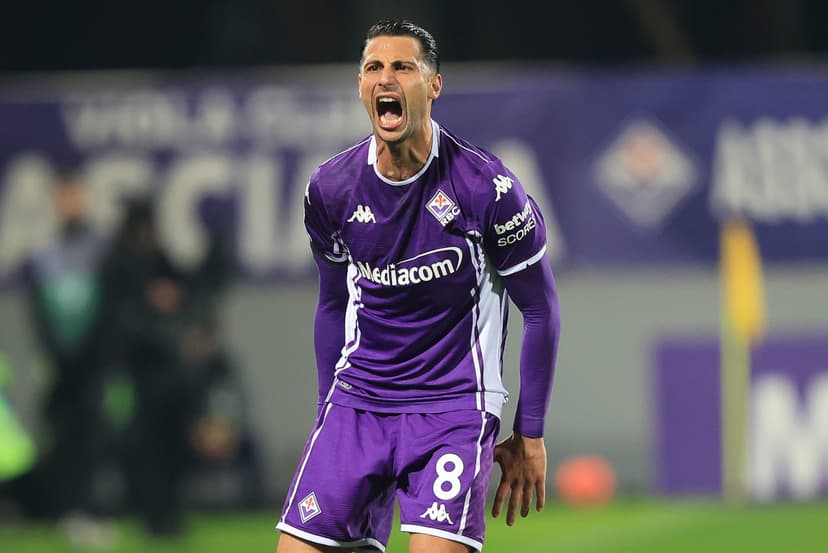 Fiorentina Secures Dominant Play-off Victory in UECL