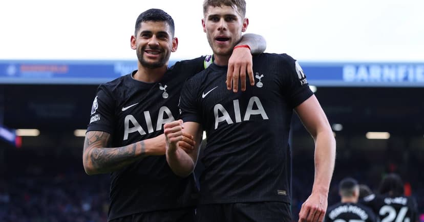 Transfer rumour roundup: Madrid’s midfield shortlist grows; Spurs set world-record Van de Ven price tag