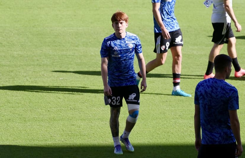 Strasbourg manager Gary O’Neil reacts to Valentin Barco-Samir El Mourabet spat