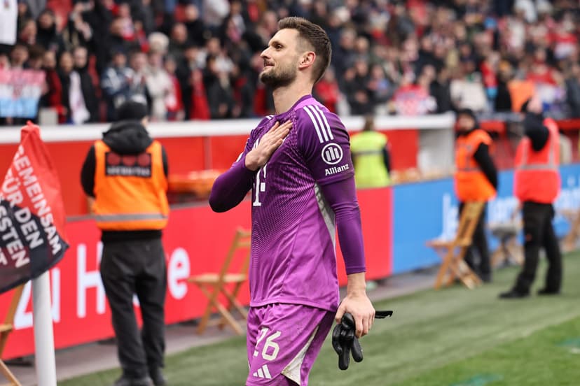 Bayern Munich’s Sven Ulreich might be hurt after admitting to thigh discomfort after 1-1 draw
