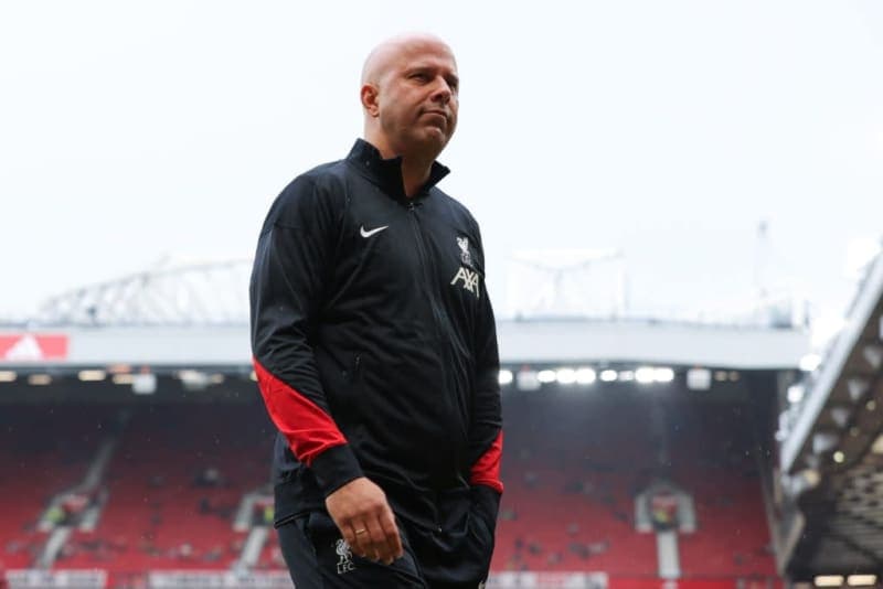 Wayne Rooney Doubts Arne Slot's Suitability for Liverpool, Citing Lack of 'Aura'