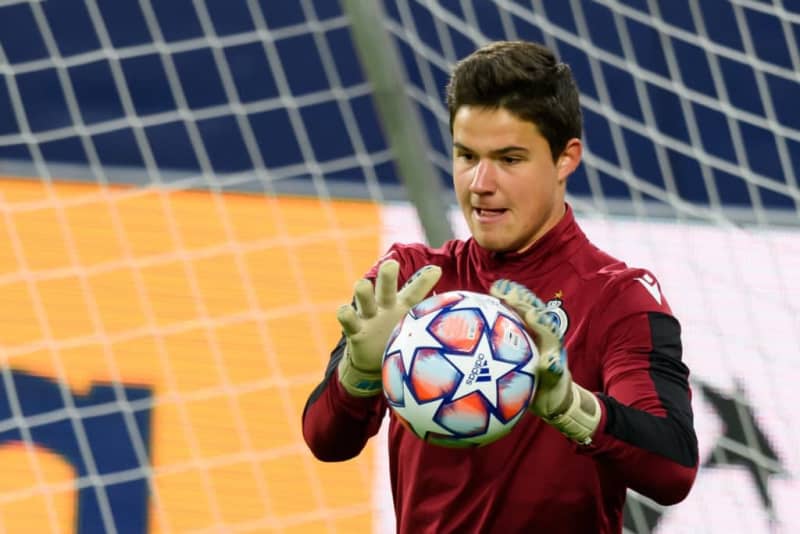 Senne Lammens responds to Edwin van der Sar comparisons after Everton win