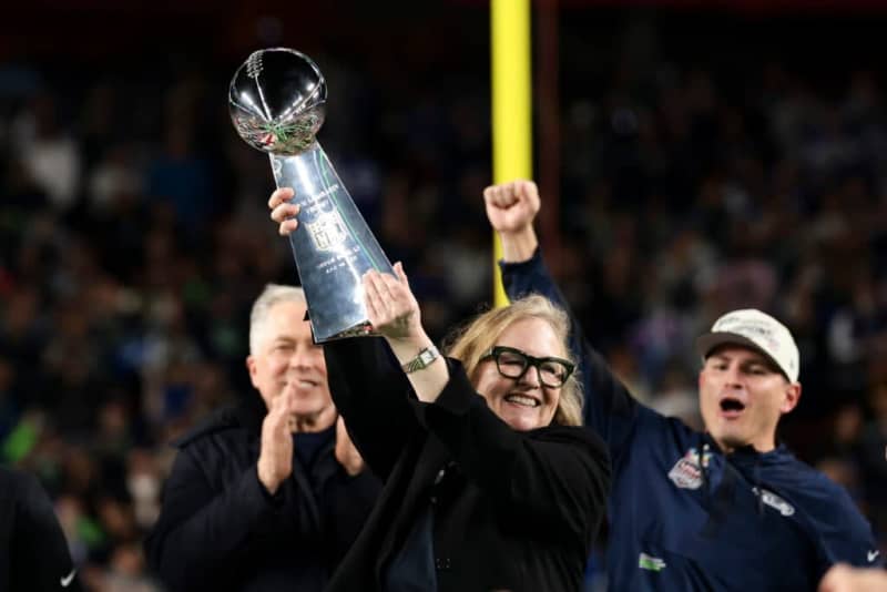 NFL Insider Sets $7 Billion Floor for Seattle Seahawks Sale