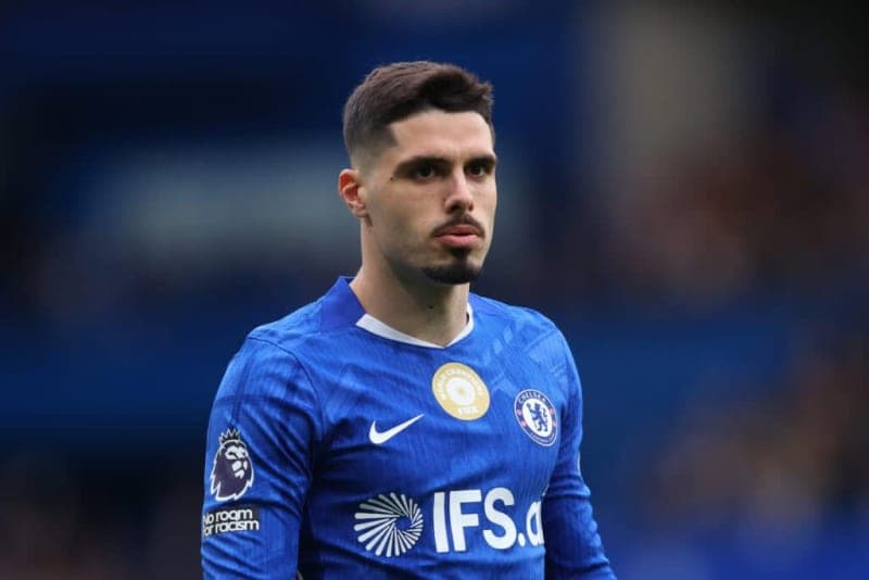 Roberto Martinez highlights Pedro Neto vs Eden Hazard distinction