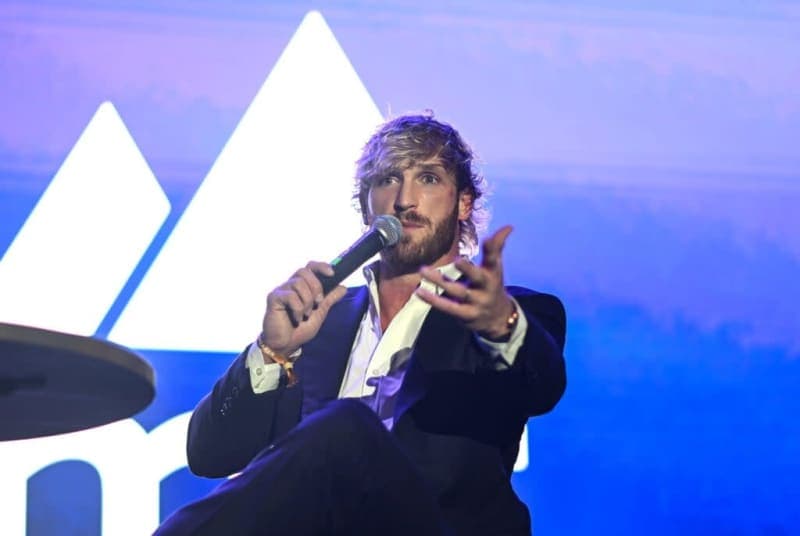 Logan Paul’s $1.02 million bid for Hulk Hogan’s WrestleMania 1 boots fails