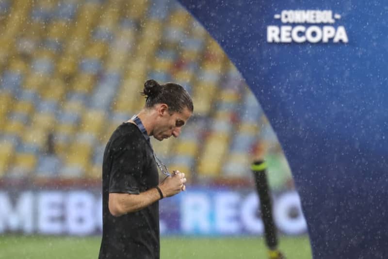 Flamengo sack Filipe Luis despite 8-0 win amid Chelsea interview link