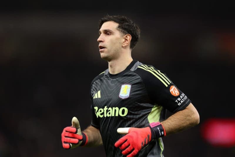 Samir Nasri Expresses Annoyance with Emi Martinez's On-Field Behavior