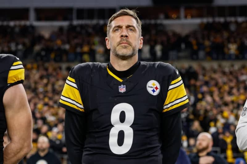 When will Aaron Rodgers give an update on a potential 22nd NFL season, reveals expert