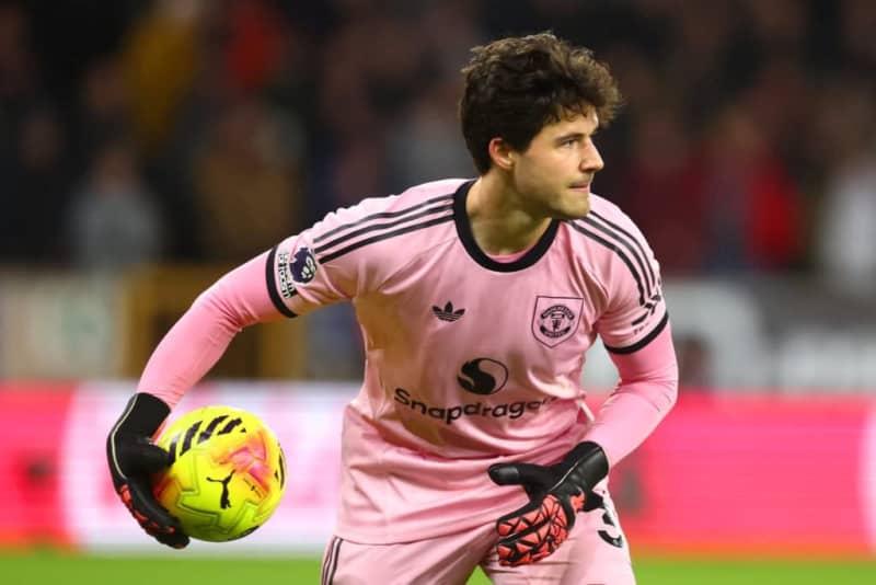 Gary Neville explains how Senne Lammens’ calm presence helped Man Utd’s defence in win over Everton