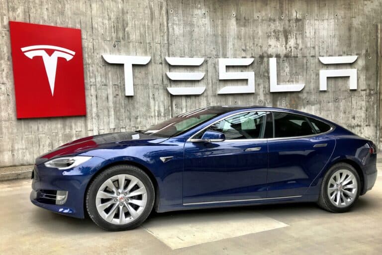 Tesla’s (TSLA) Growth Outlook Hinges on AI, Not Just EV Sales