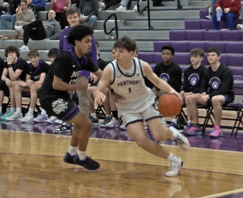 #4 Dakota Valley moves onto the Region Semi-Finals after beating Beresford 62-57