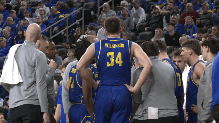 SDSU falls to St. Thomas in quarterfinals