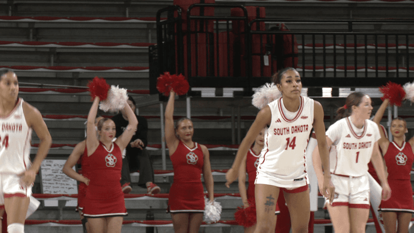 USD Women's Basketball Outlasts Omaha in Vermillion