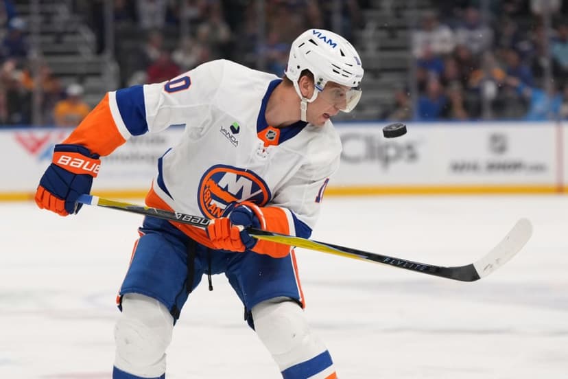 Schenn gets huge ovation in return to St. Louis