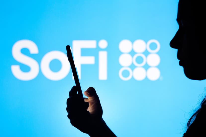 Investment Outlook: Is SoFi Technologies Stock a Buy?