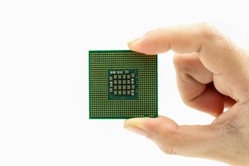AMD Stock Outlook: Analysts Evaluate Buy, Sell, or Hold Position for 2026