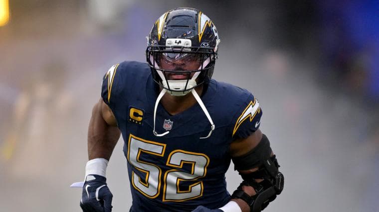 Insider Urges Patriots To Sign Future Hall Of Famer This Offseason