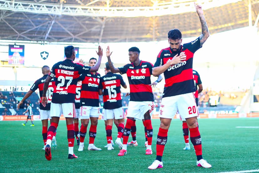 📹 Paquetá scores, Flamengo send Botafogo out, reach semis