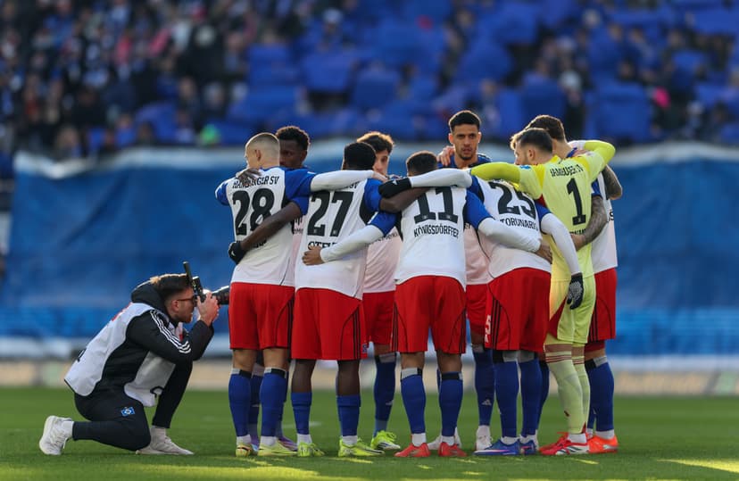 HSV Unveils New Special Kit, Fans Not Convinced