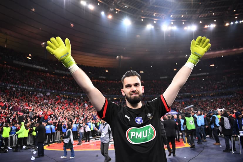 🥐☕️ FC Breakfast: smashed window, Kimmich, Champions League chase