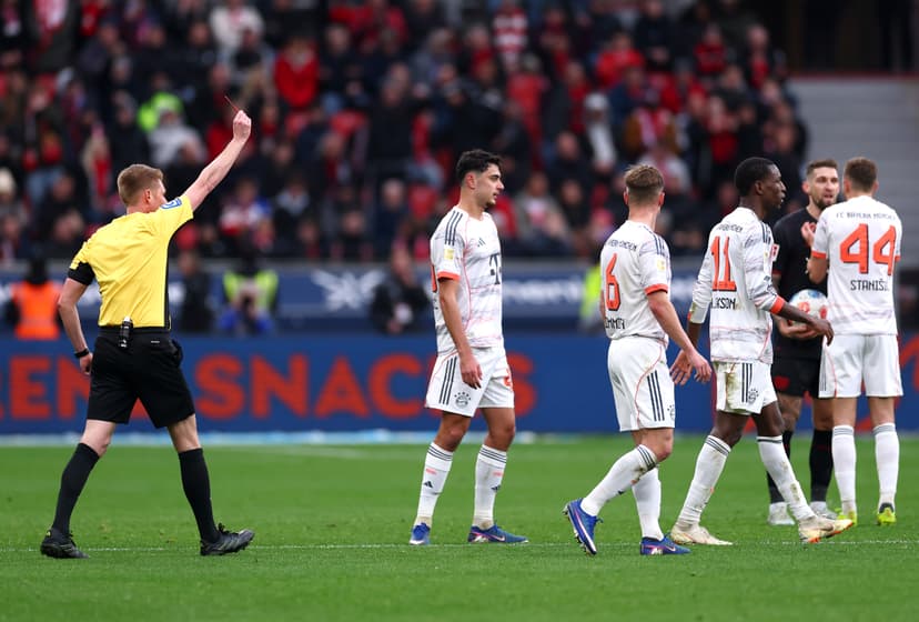 👋 Bayern star remains on brand during frustrating half vs Leverkusen