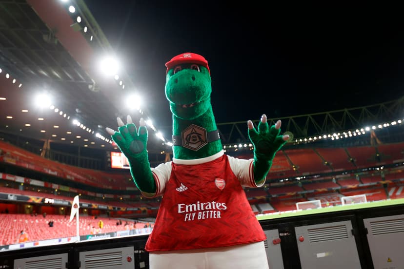 Mascots Engage in Unusual Penalty Shootout During FA Cup Halftime