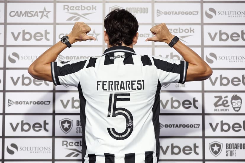 😲 Who gets the number 5? Duo unveiled with same shirt at Botafogo