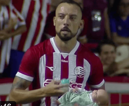 Fan Throws Doll and Baby Bottle for Paulo Sérgio's Goal Celebration