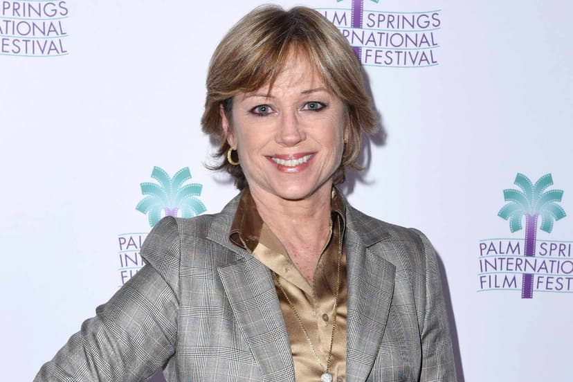 Olympic Gold Medalist Dorothy Hamill Reflects on Social Media Pressure for Figure Skaters