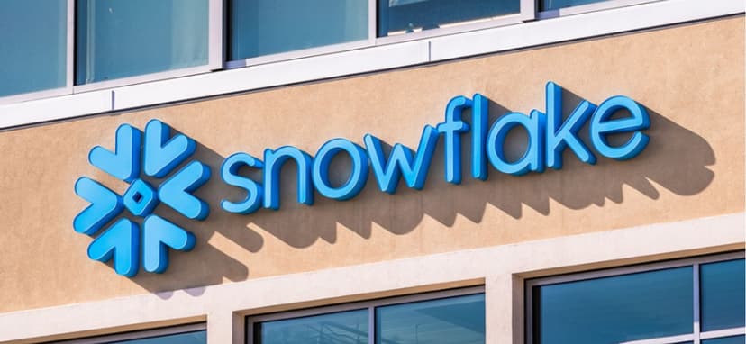 Snowflake shares rise on AI-driven growth outlook