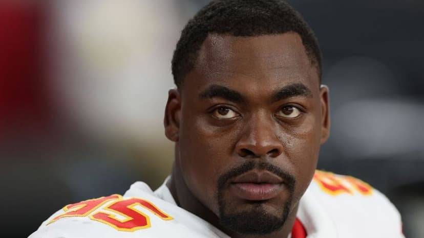 Chris Jones Urges Tyreek Hill to Return to Chiefs