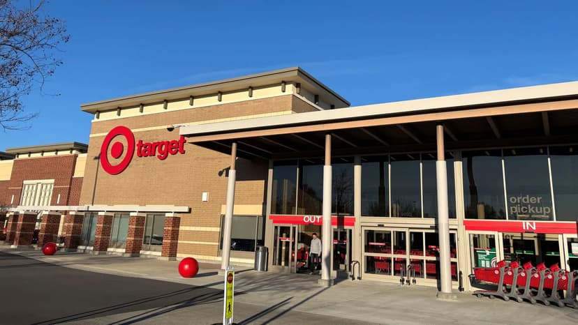 Target’s earnings lag in the holiday quarter