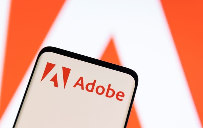 Adobe's Longtime CEO to Exit Amid AI Disruption and Investor Scrutiny