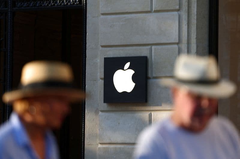 Apple seeks dismissal of fraud lawsuit over Siri AI, Epic injunction