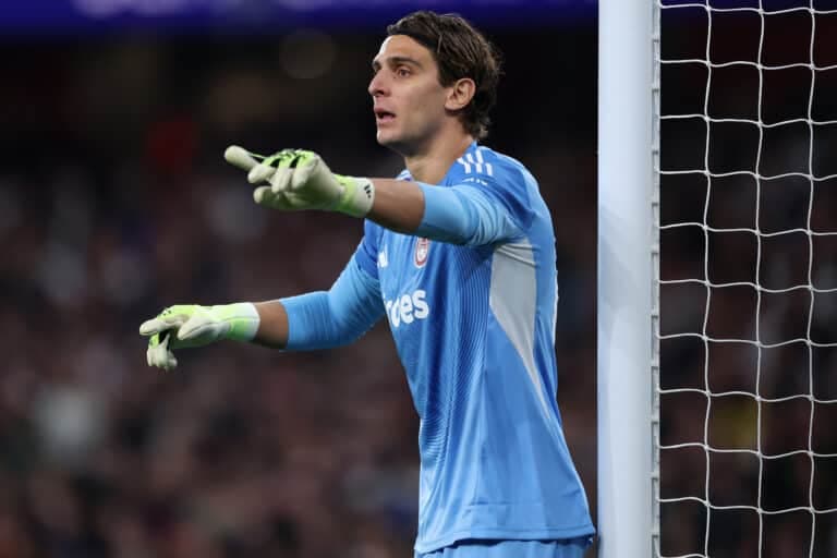 Roma Eyes Olympiacos Goalkeeper Tzolakis as Svilar Backup