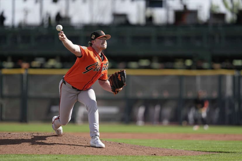 Giants Hold Players-Only Meeting After MLBPA Head Tony Clark Steps Down