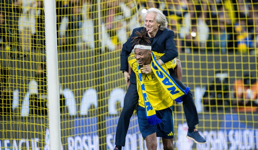 Simakan 'thankful' for late, late winner as Al Nassr bounce back top